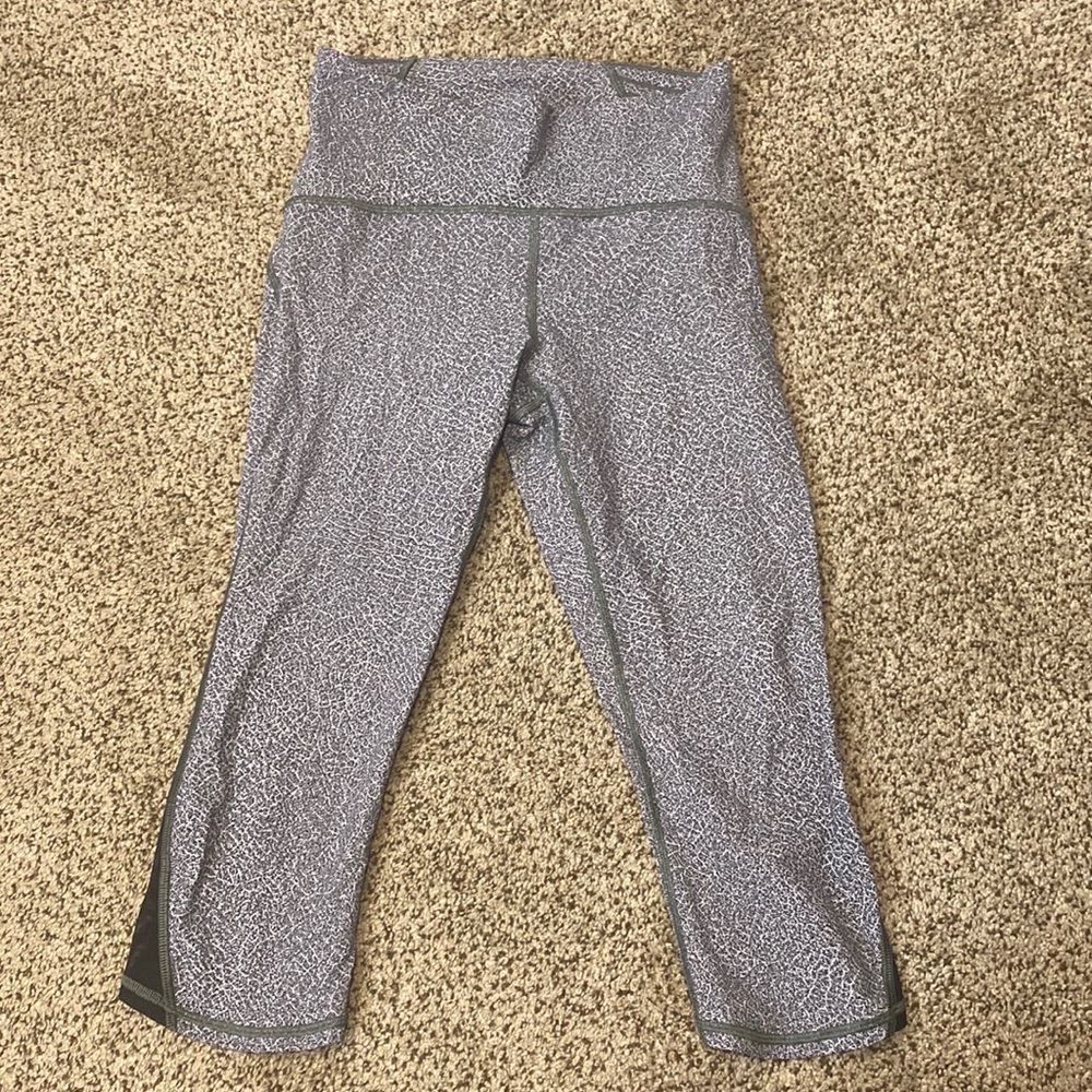 Lululemon leggings size 6. Good condition